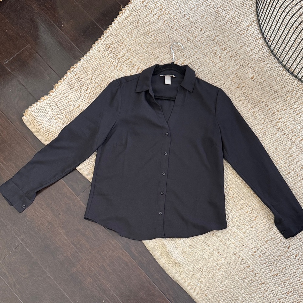 H&M Black Long-Sleeve Button-Down Shirt